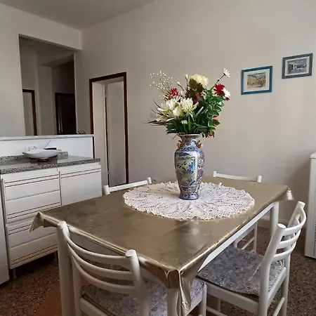 Lägenhet Casa Flora